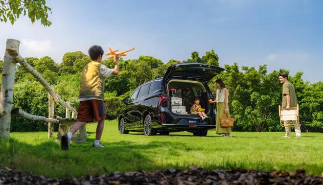 新定义家庭出行彻底终结“伪露营时代”开元棋牌app“露营神车”星海V9重(图3) 新定义家庭出行彻底终结“伪露营时代”开元棋牌app“露营神车”星海V9重(图3)